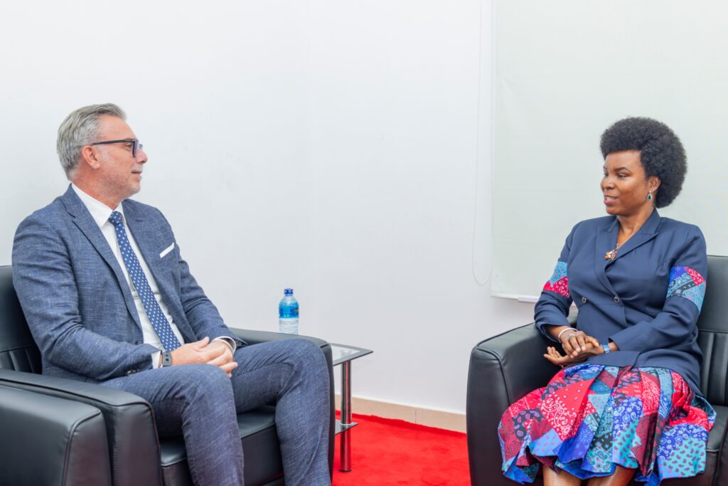 Visite d'adieu de Jean-Noël Gentile à la Première Dame du Burundi