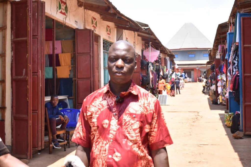 Nyanza : les commerçants renforcent la sécurité incendie du marché central
