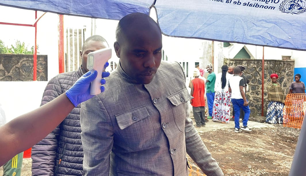 L'Ebola gagne du terrain en RDC, une crise sanitaire redoutée