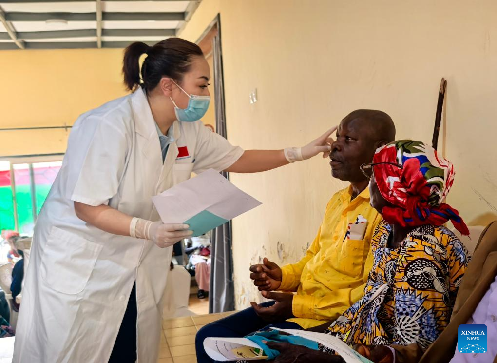 Chirurgie de la cataracte gratuite pour 300 Burundais grâce à une campagne sino-burundaise