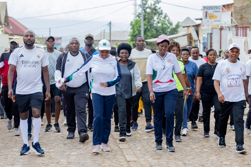 La Première Dame du Burundi participe à une activité sportive à Bujumbura