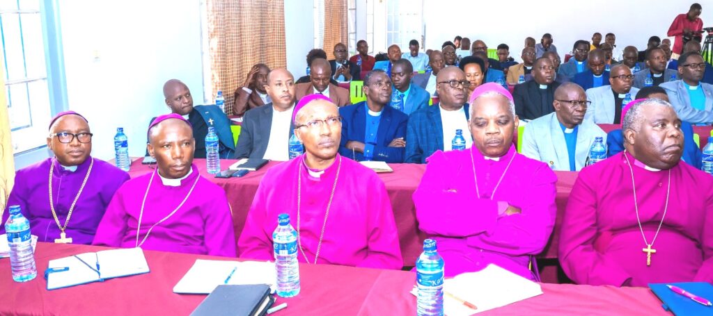 La CVR et l'Église Anglicane s'unissent pour la réconciliation nationale