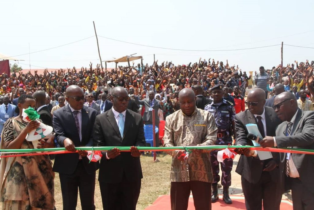 Le Président Ndayishimiye inaugure des projets de développement de l'Église Pentecôte et appelle à une mobilisation nationale